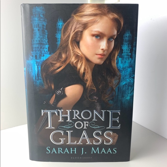 Throne of Glass Barbie by Sarah J. Maas - Picture 1 of 15